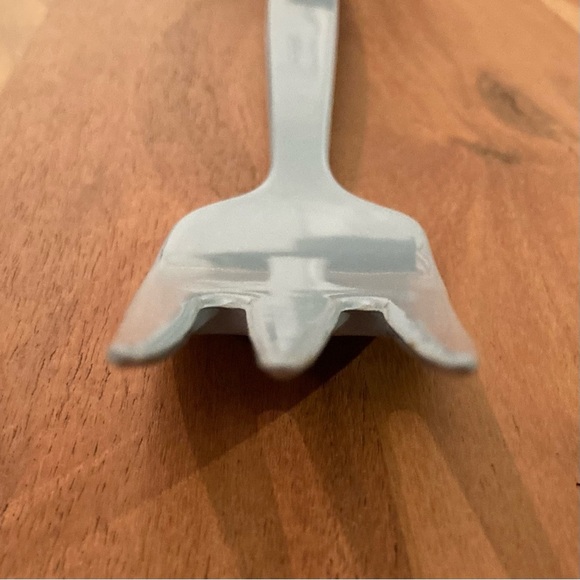 Vintage Light Blue Melamine Serving or Flipping Fork Made in Taiwan - Picture 7 of 8